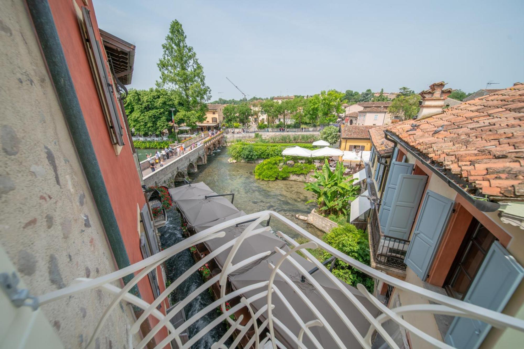Regia Rosetta - Royal Rooms Borghetto Valeggio sul Mincio Bagian luar foto